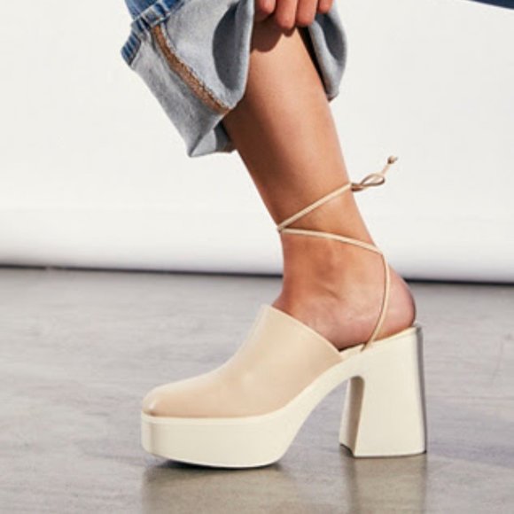 Free People "Zoe Closed Toe Wrap Platform" Color: White, Size: 39 (9) - Picture 1 of 7
